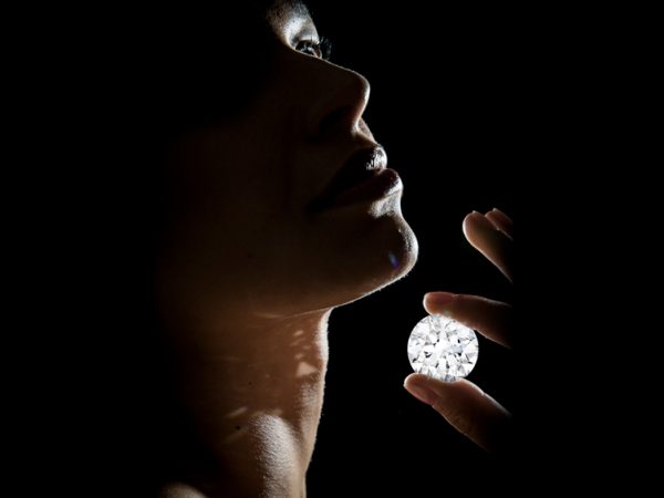 El diamante redondo de máxima pureza más grande del mundo.