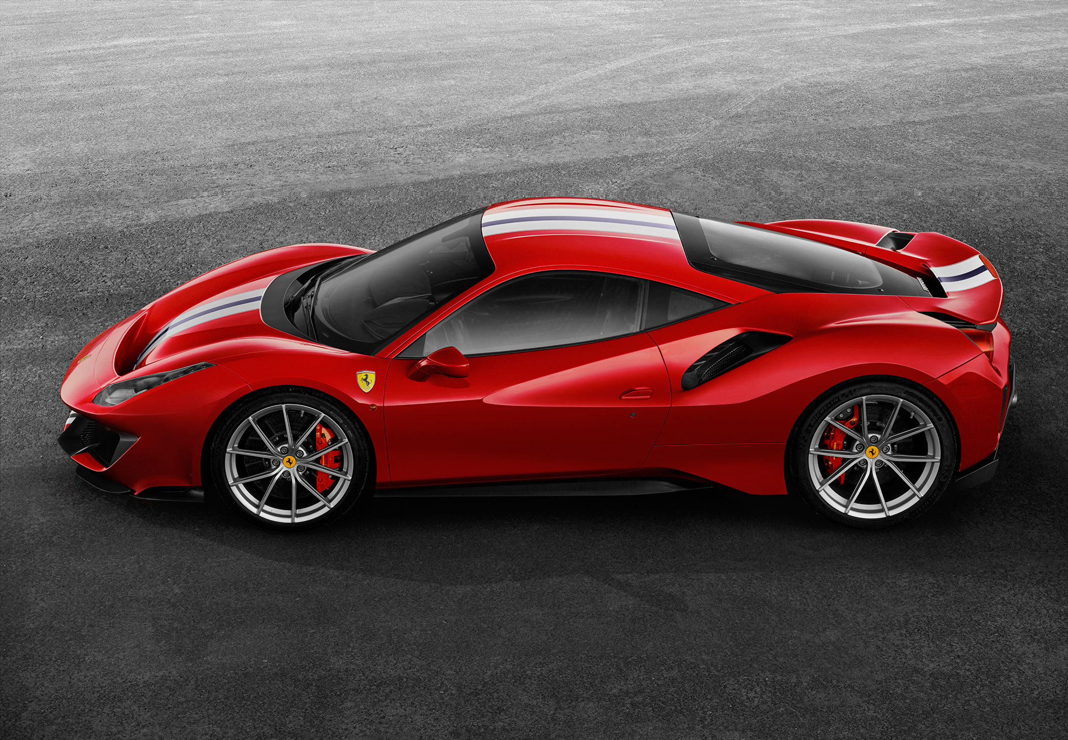 imagen 2 de Ferrari 488 Pista, un nuevo cóctel de emociones y prestaciones.