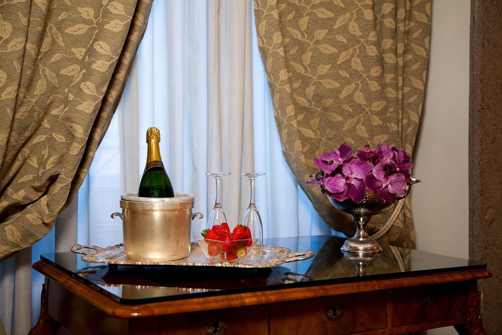 imagen 16 de Hotel Valadier, 4 estrellas, ostras y champán en el corazón de Roma.
