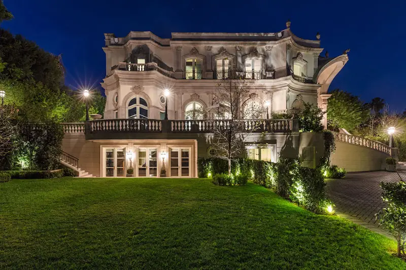 imagen 15 de Un palacio barroco en Beverly Hills, en venta por 28 millones.