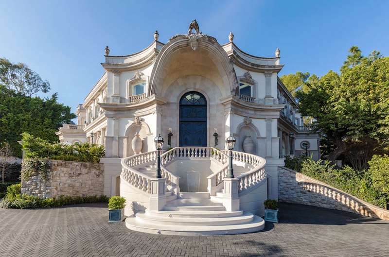 imagen 3 de Un palacio barroco en Beverly Hills, en venta por 28 millones.