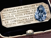 A subasta el diamante azul con el que Felipe V coronó a Isabel de Farnesio.