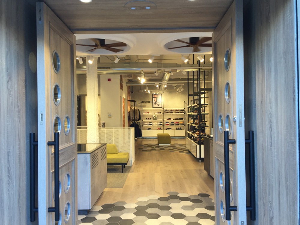 imagen 3 de Geox reabre su tienda en Madrid.