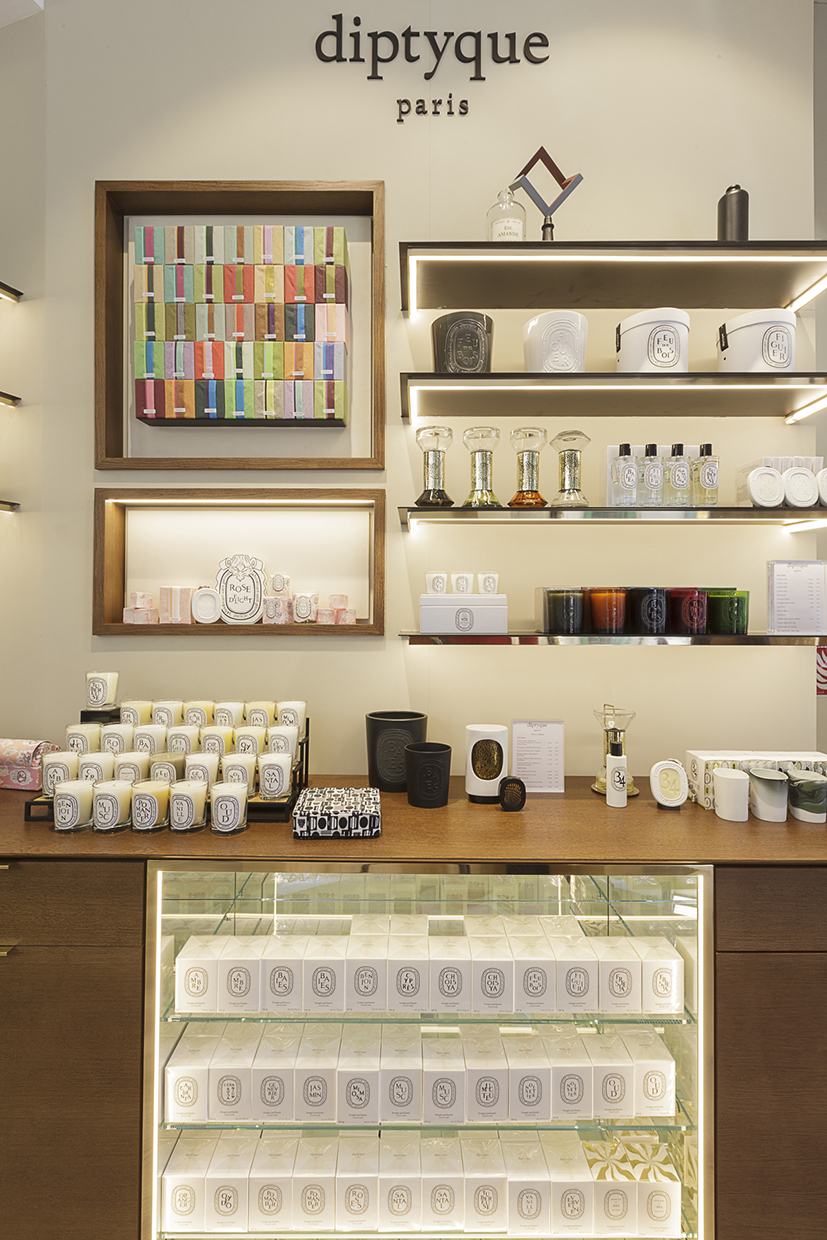 imagen 2 de La fantástica e impensable tienda de los aromas y la cosmética de Abanuc.