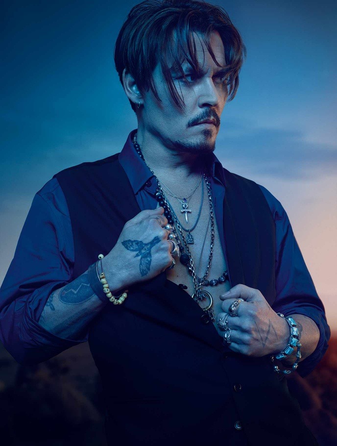 imagen 4 de Sauvage eau de parfum: Johnny Depp también baila con lobos.