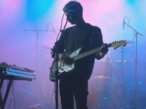 La nueva figura canadiense del pop se llama Boniface.