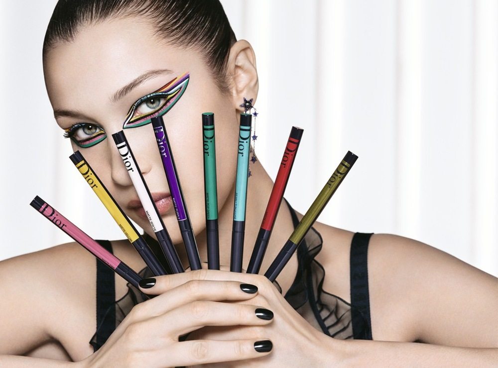 imagen 2 de Los espectaculares ojos de Dior son los de Bella Hadid.