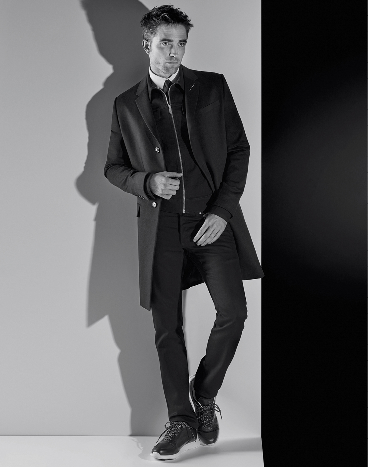 imagen 3 de Robert Pattinson se viste de Dior Homme a ojos de Karl Lagerfeld.