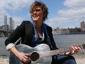 Este mes se publica el nuevo disco de la cantautora Annie Keating.