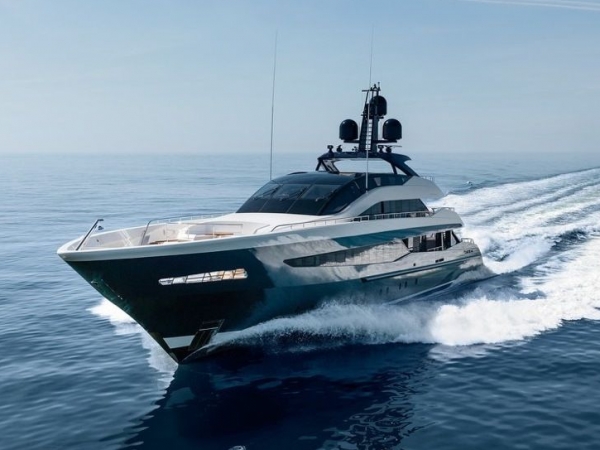 Irisha o la navegación según Heesen Yachts.