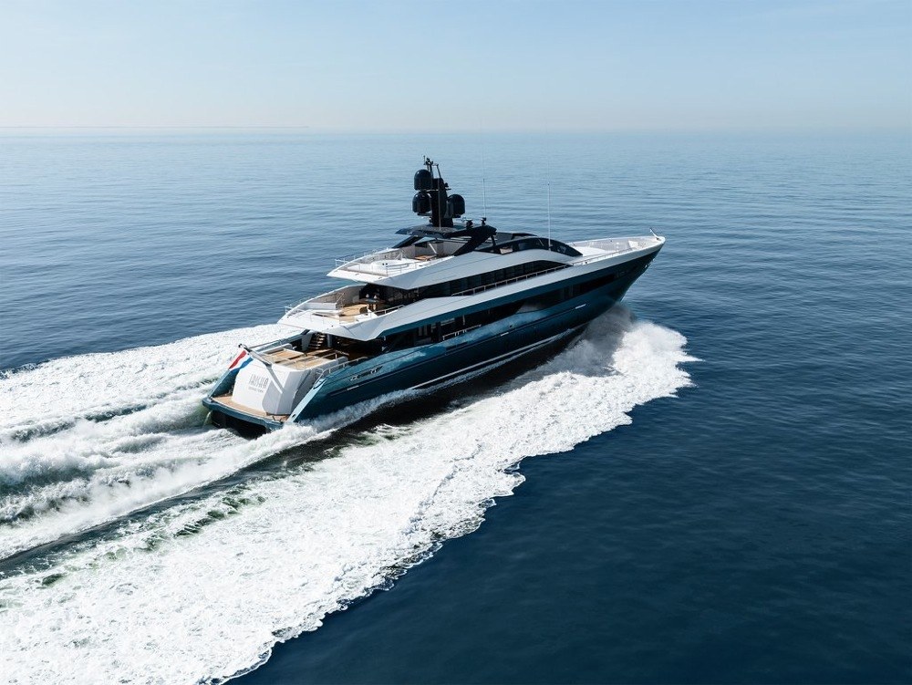 imagen 2 de Irisha o la navegación según Heesen Yachts.