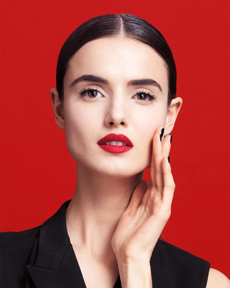 imagen 2 de Givenchy nos incita a presumir en rojo carmín con Le Rouge Liquide.