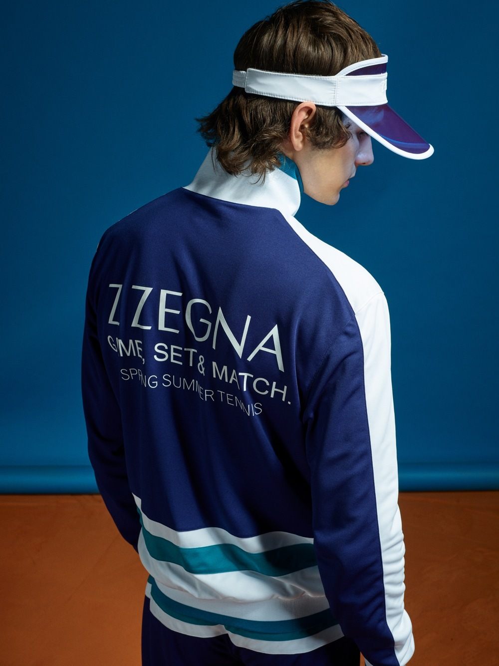 imagen 59 de Los hombres Z Zegna juegan al tenis.