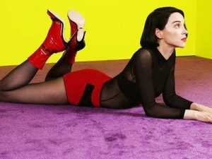 St. Vincent estrena nuevo video para uno de los temas de su último álbum.