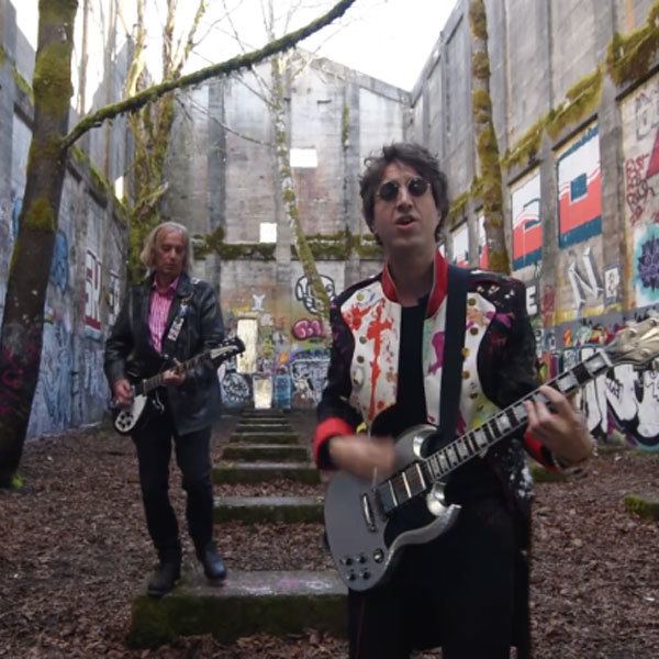 imagen 3 de Arthur Buck es el nuevo proyecto del ex miembro de R.E.M. Peter Buck.