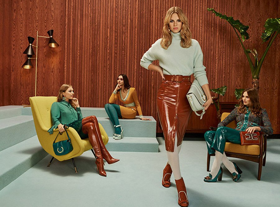 imagen 6 de Un canto a la moda de los 70 para la nueva colección otoño-invierno de Elisabetta Franchi.