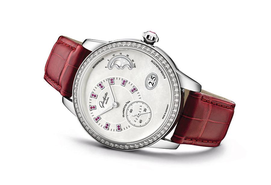 imagen 3 de La sensualidad del rojo y los diamantes en el nuevo reloj PanoMatic Luna de Glashütte original.