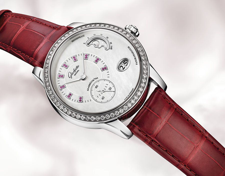 imagen 4 de La sensualidad del rojo y los diamantes en el nuevo reloj PanoMatic Luna de Glashütte original.