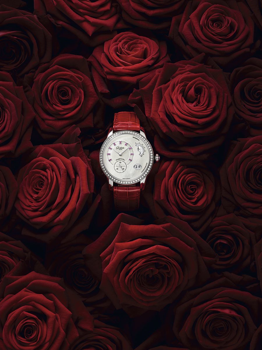 imagen 7 de La sensualidad del rojo y los diamantes en el nuevo reloj PanoMatic Luna de Glashütte original.