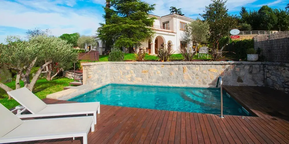 imagen 1 de Montjuic B&B, el hotel para vivir la Girona más íntima.