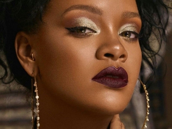 Rihanna y su maquillaje especiado en Marruecos.