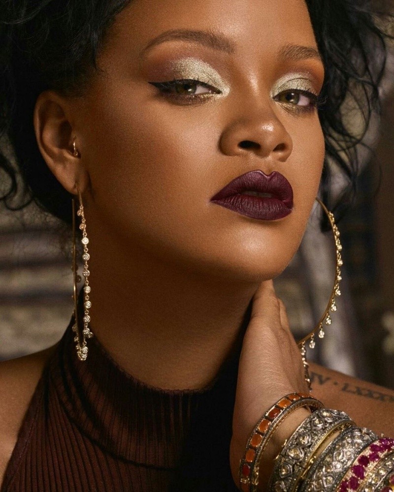 Rihanna y su maquillaje especiado en Marruecos. 