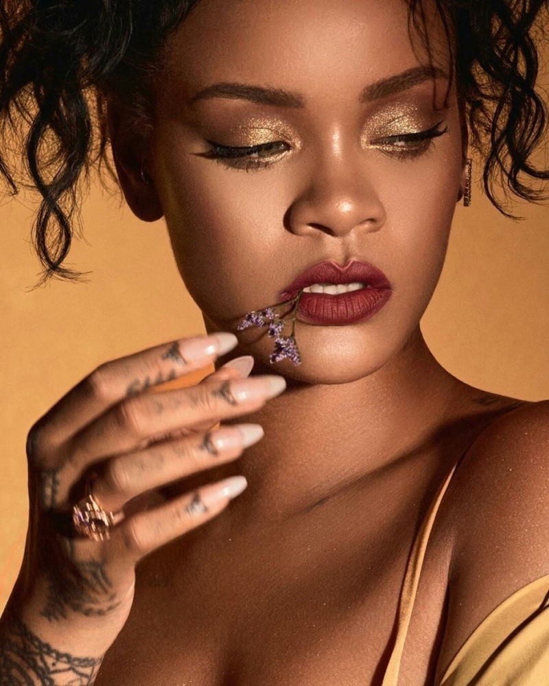 imagen 1 de Rihanna y su maquillaje especiado en Marruecos.
