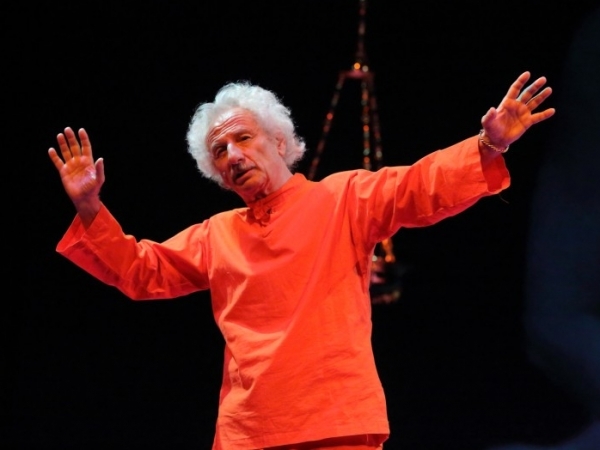 Rafael Álvarez ‘el Brujo’ es Paramahansa Yogananda.