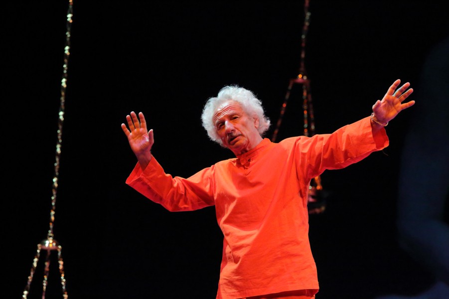 imagen 1 de Rafael Álvarez ‘el Brujo’ es Paramahansa Yogananda.