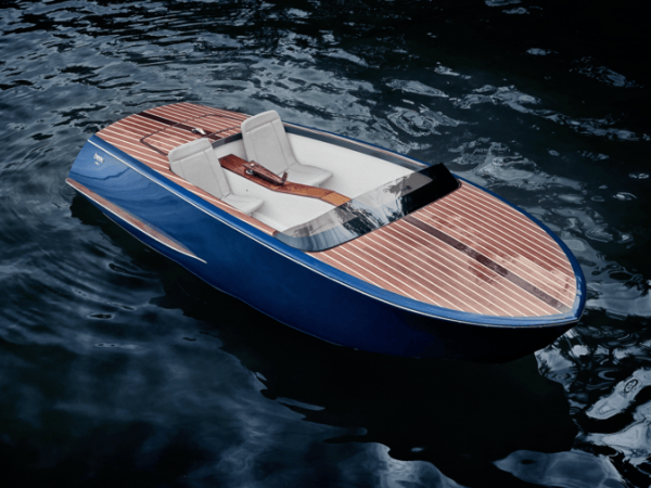 Beau Lake Pedal Boat, el bote más glamouroso del momento. 2