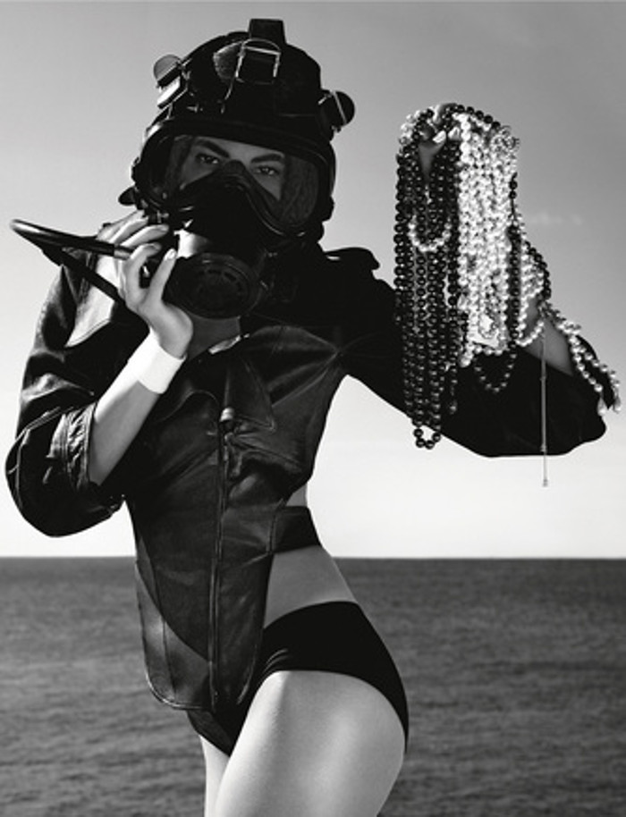 imagen 3 de Las mejores tops mundiales fotografiadas por Karl Lagerfeld para Chanel.