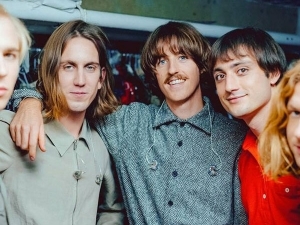 Milla Jovovich protagoniza el nuevo video de Parcels.