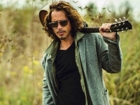 El hijo de Chris Cornell protagoniza su video póstumo.