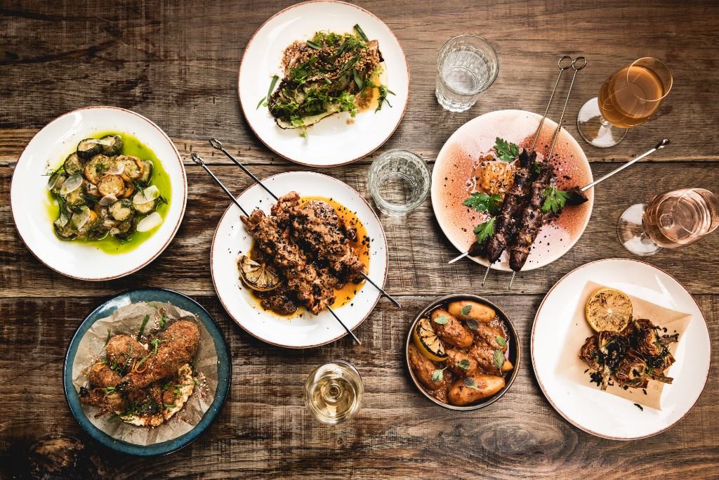 imagen 3 de Fare bar + Canteen, un nuevo espacio gastronómico mediterráneo y multifuncional en el corazón de Londres.