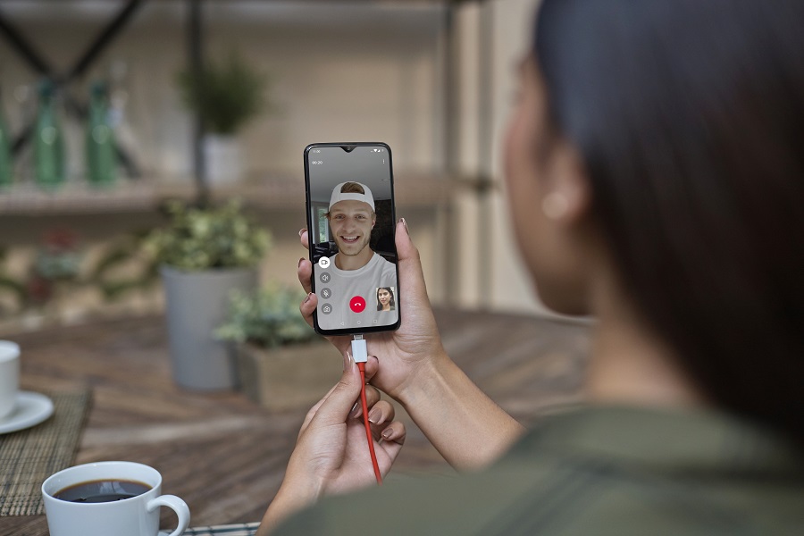 imagen 1 de OnePlus 6T, un smartphone que viene a mejorar a su antecesor.
