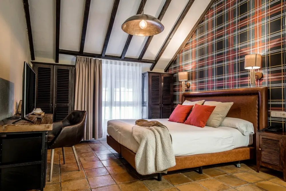 imagen 19 de Sierra Nevada se viste de nieve y el Vincci Selección Rumaykiyya 5* inaugura su temporada de esquí.