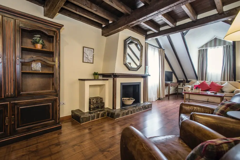 imagen 16 de Sierra Nevada se viste de nieve y el Vincci Selección Rumaykiyya 5* inaugura su temporada de esquí.