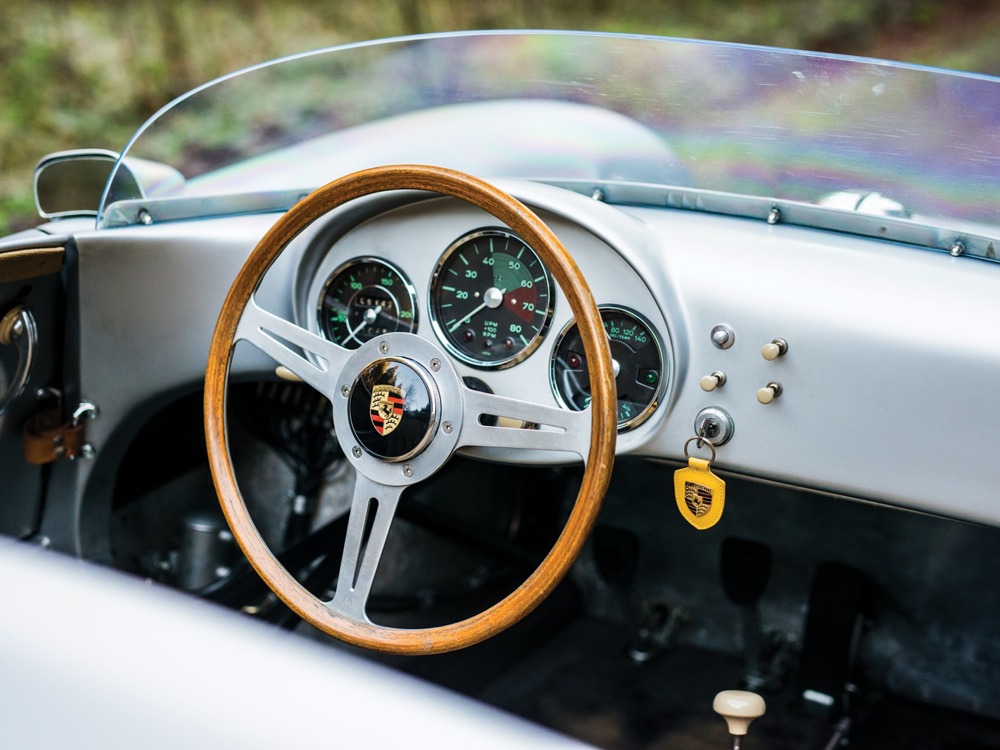 imagen 12 de 1956 Porsche 550 RS Spyder, si te gustan los deportivos clásicos éste te volverá loco.