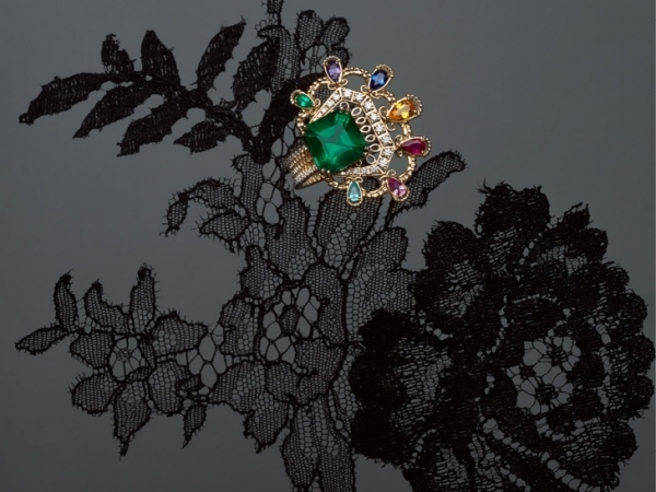 El romántico encaje de la alta joyería de Dior. 7