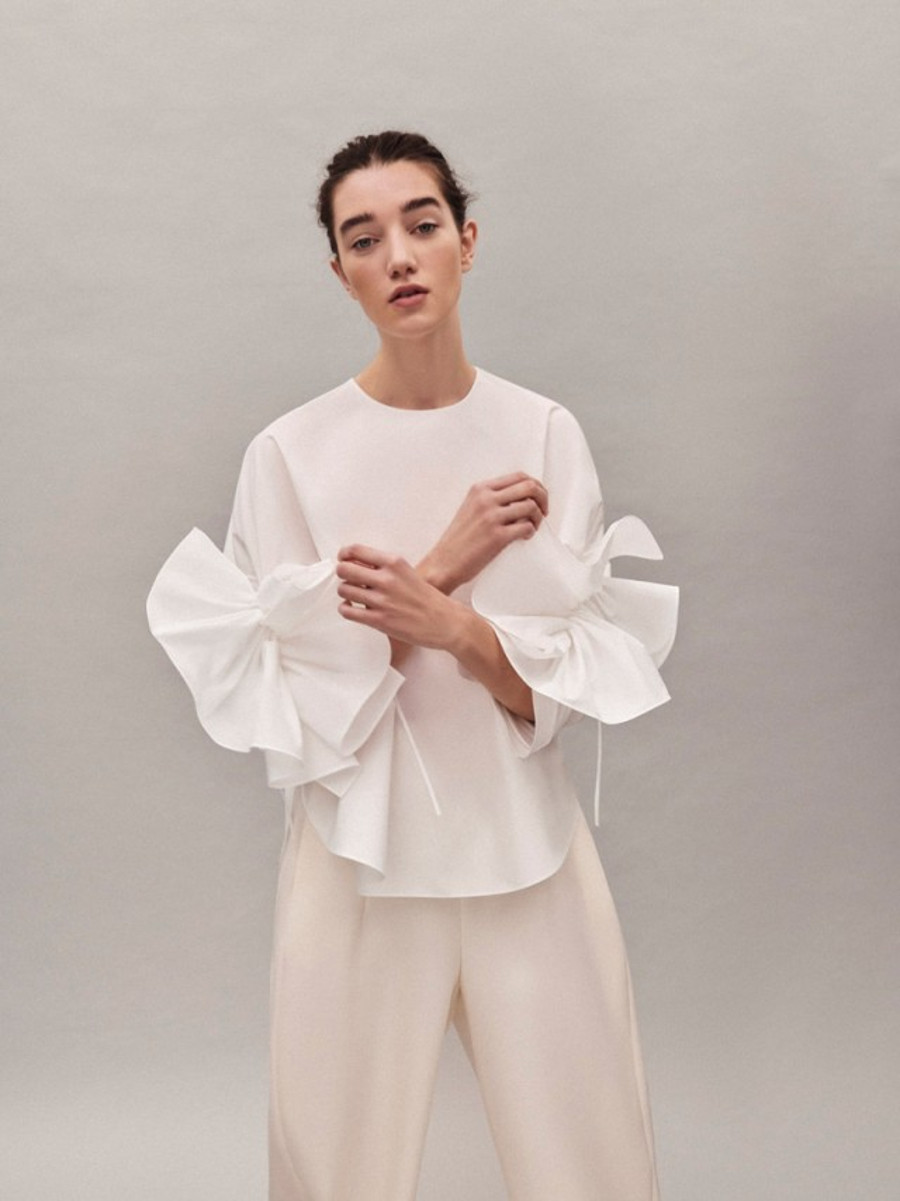 imagen 17 de DelPozo y su «Brisa Floral» para la colección Prefall 2019.