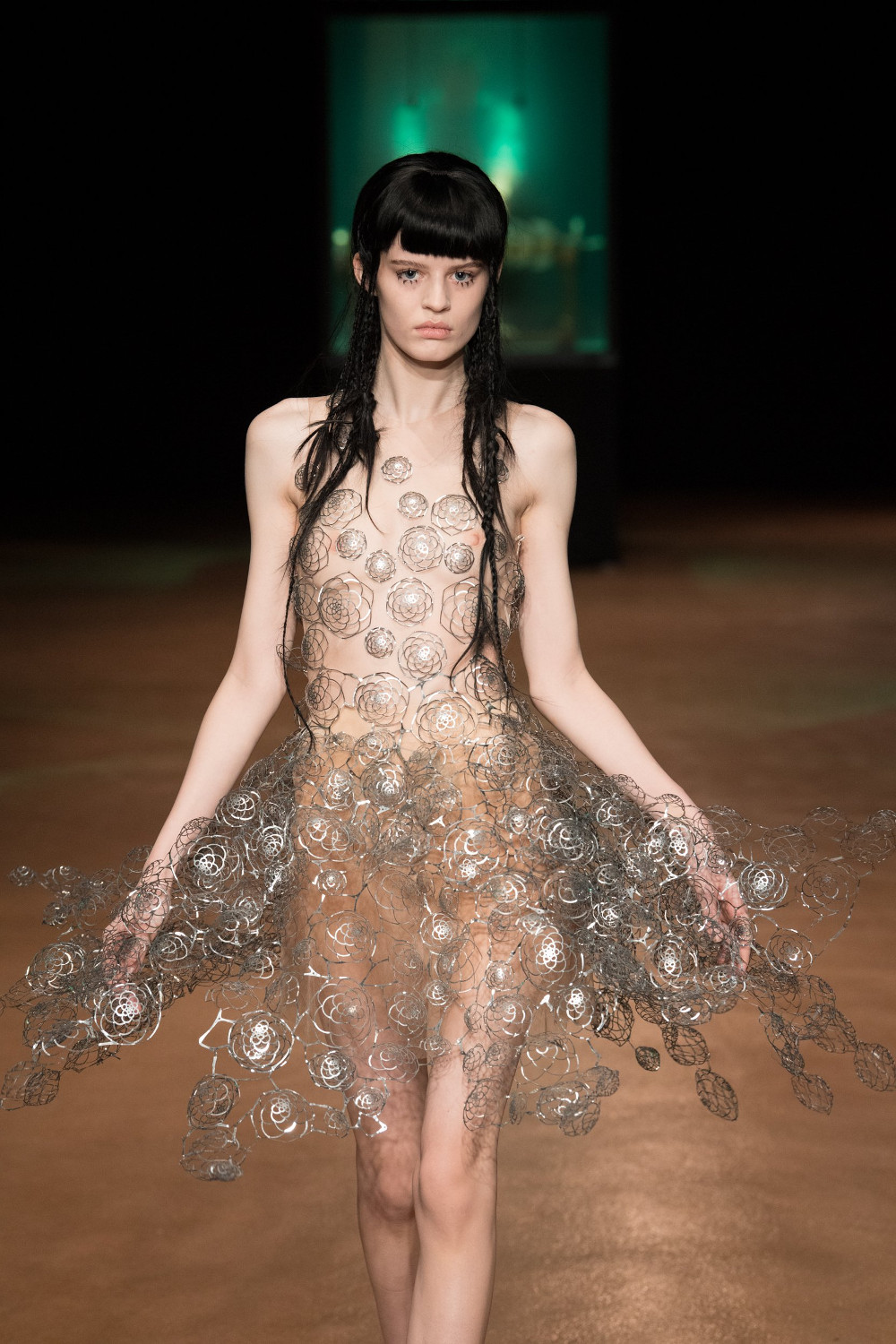 imagen 19 de Iris Van Herpen presenta su última colección de Alta Costura.