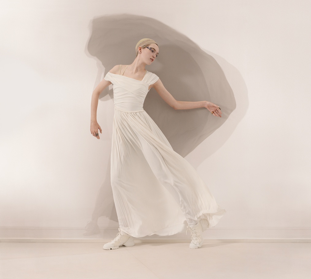 imagen 2 de La elegancia de la danza y Dior.