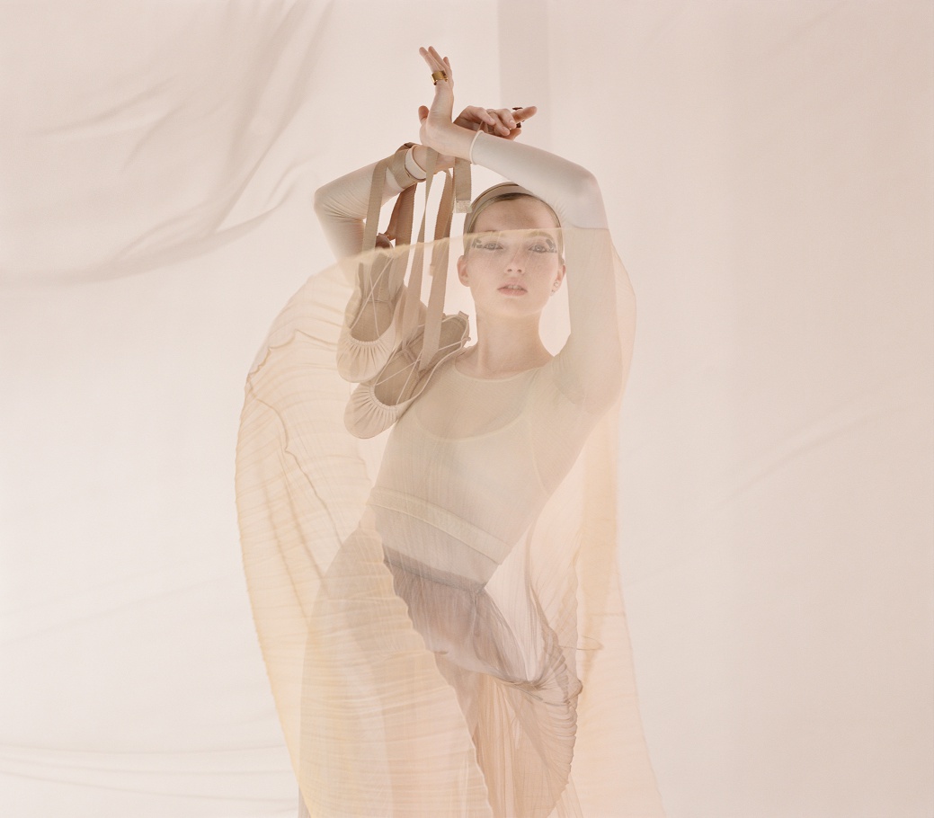 imagen 4 de La elegancia de la danza y Dior.