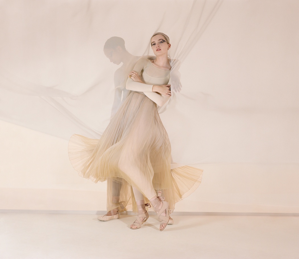 imagen 3 de La elegancia de la danza y Dior.