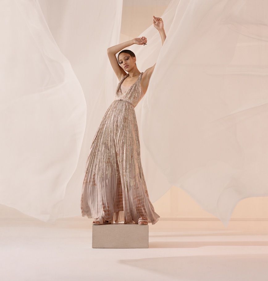 imagen 5 de La elegancia de la danza y Dior.