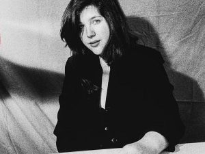 Lucy Dacus celebra ya su particular San Valentín.