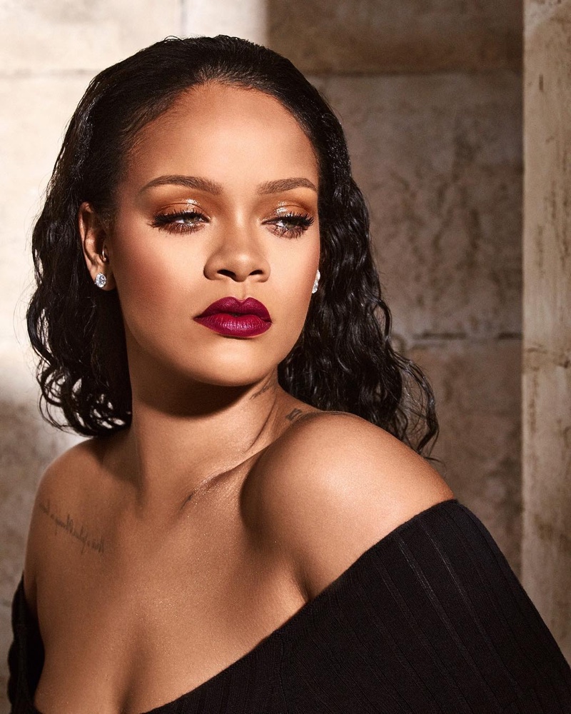 imagen 5 de Mattemoiselle Rihanna se pinta la primavera en los labios.