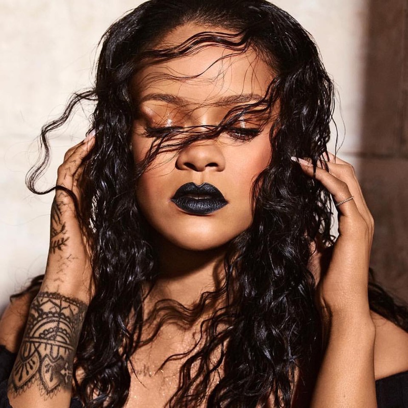 imagen 9 de Mattemoiselle Rihanna se pinta la primavera en los labios.
