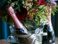 Bollinger marida el champagne con flores.