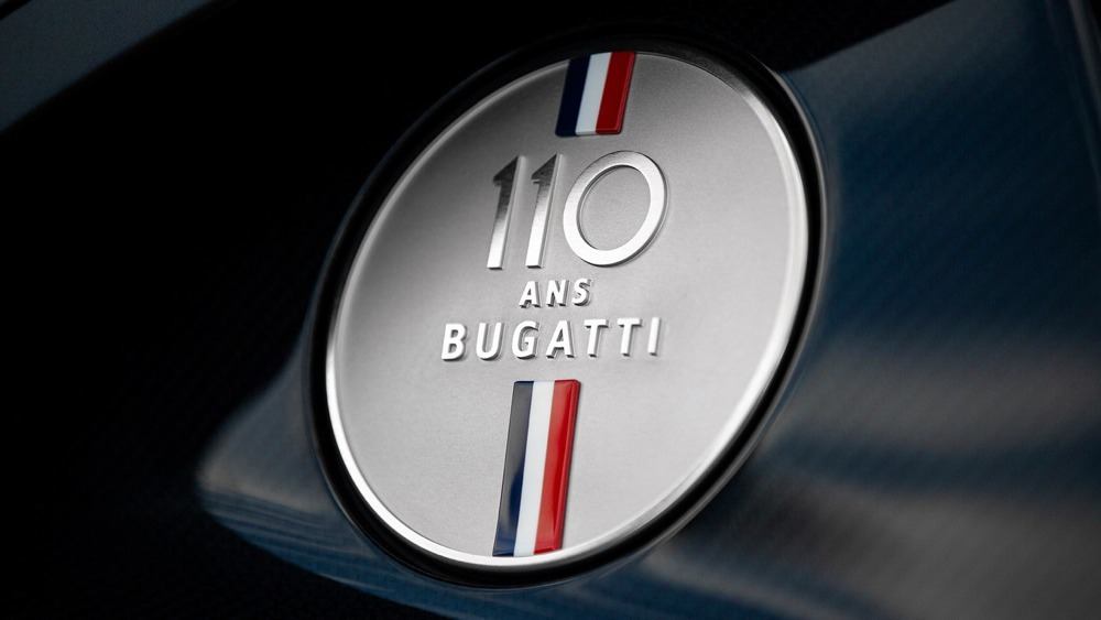 imagen 3 de Bugatti cumple 110 años y lo celebra con un espectacular Chiron sport.